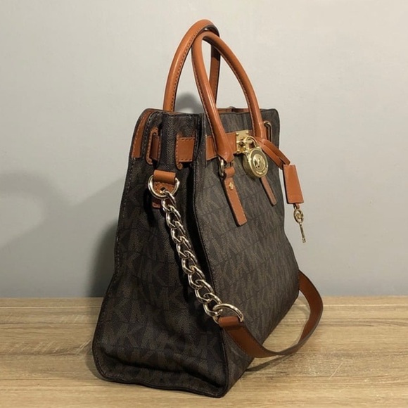 -Michael Kors Hamilton Logo Leather Shoulder Handbag - Picture 5 of 12